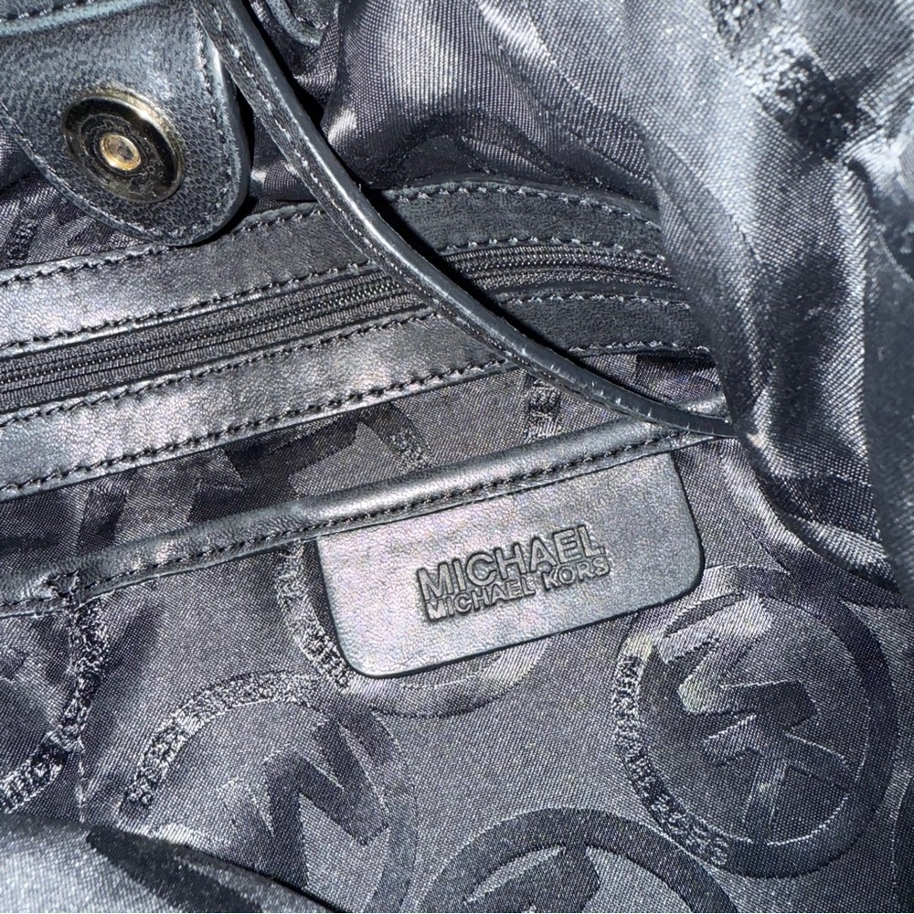 Michael Kors Black Shoulder Bag - Picture 5 of 8